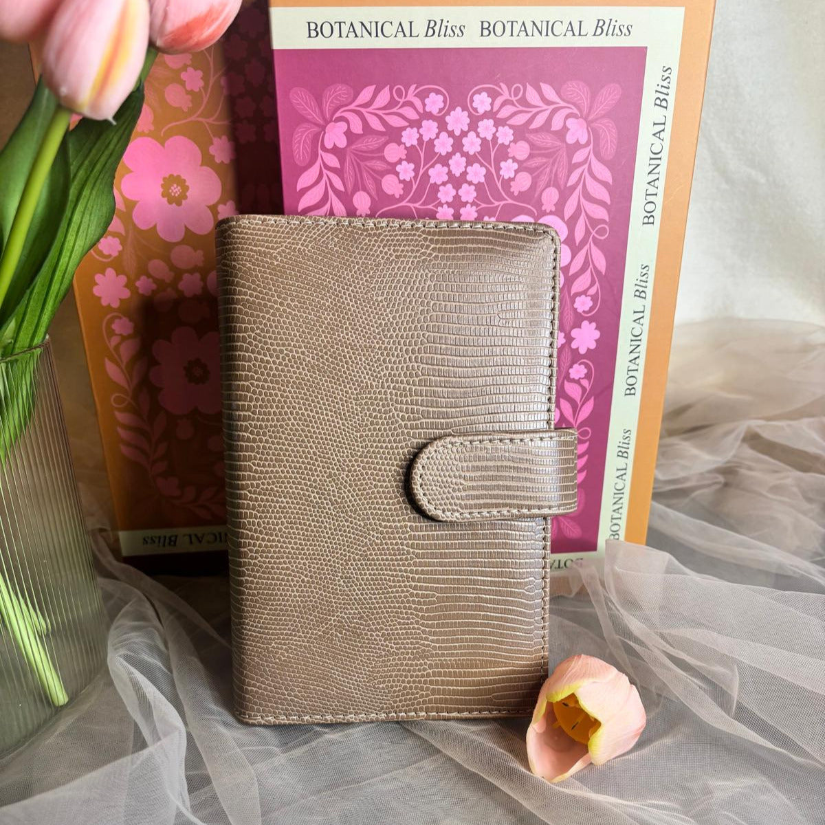 A6 Lizard Binder