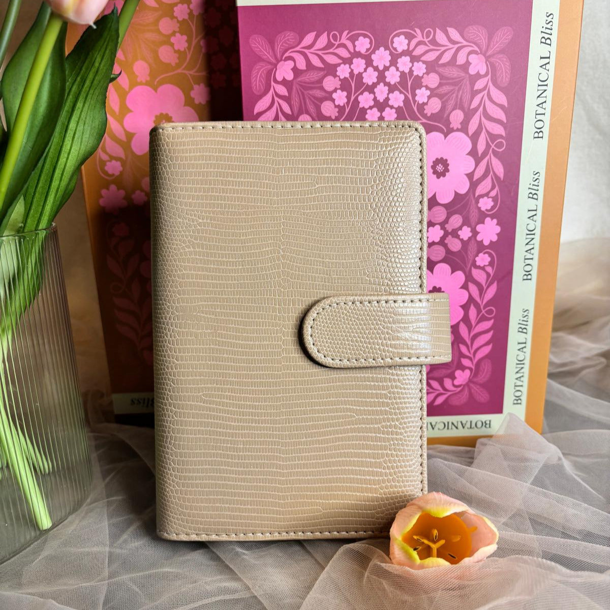 A6 Lizard Binder